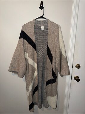 Akemi + Kin Cozy Open-Front Taupe & Black Patterned Women's Sweater Cardigan